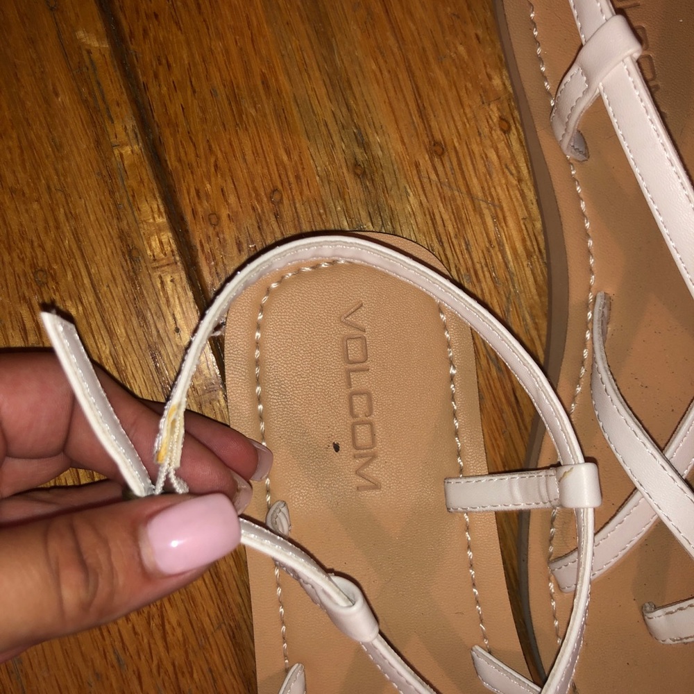 VOLCOM white strappy sandals. Size 6